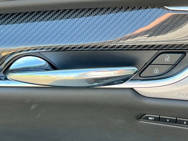 New 2024 Cadillac XT6 Sport w/ LPO, Onyx Lite Package image 17