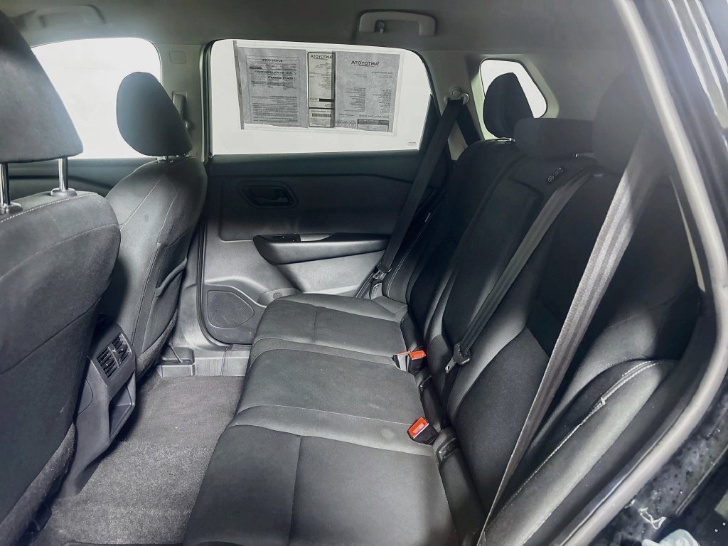 Used 2024 Nissan Rogue S FWD image 25