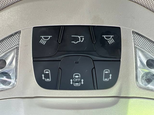Certified 2023 Chrysler Pacifica Touring-L FWD image 30