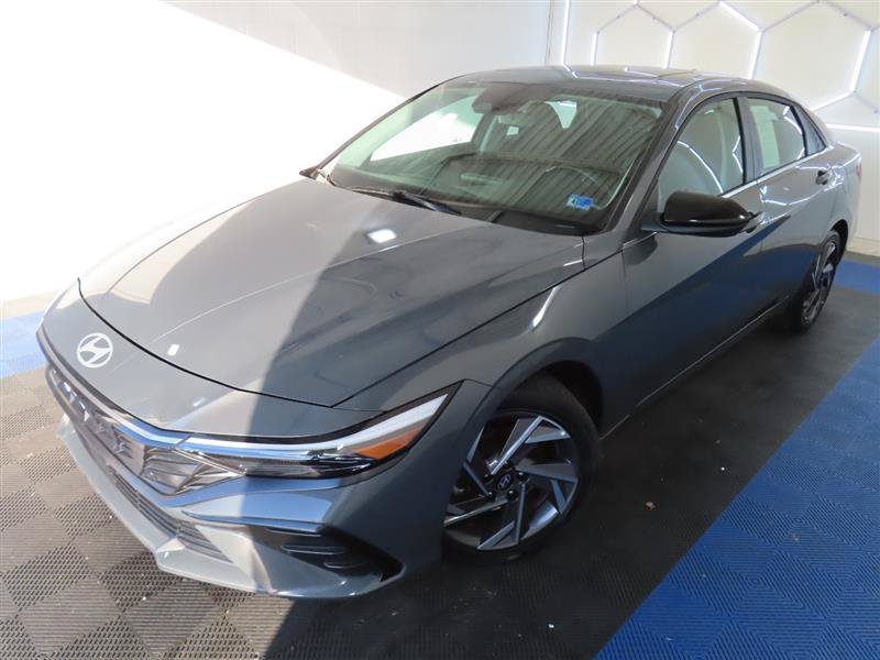 Used 2025 Hyundai Elantra SEL FWD image 4