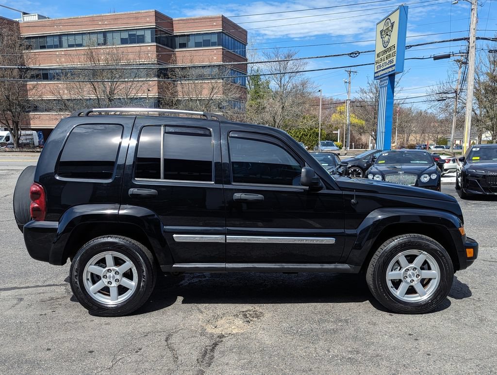 Used 2005 Jeep Liberty Limited AWD/4WD image 6