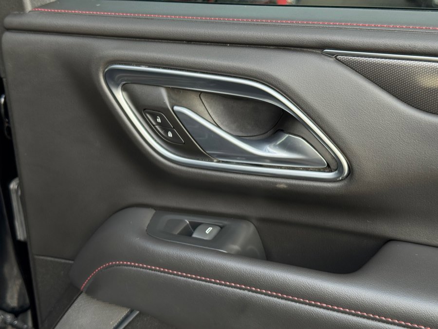 Used 2021 Chevrolet Suburban RST w/ Luxury Package image 40