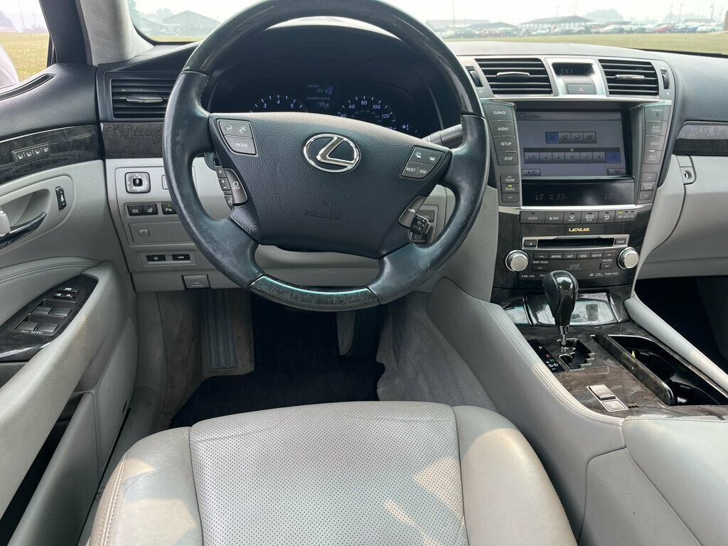 Used 2011 Lexus LS 460 L w/ Luxury Pkg AWD/4WD image 8