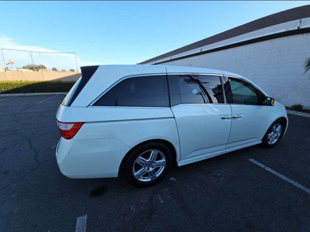 Used 2013 Honda Odyssey Touring image 2
