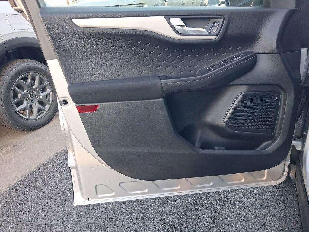 Used 2020 Ford Escape SE Sport image 6