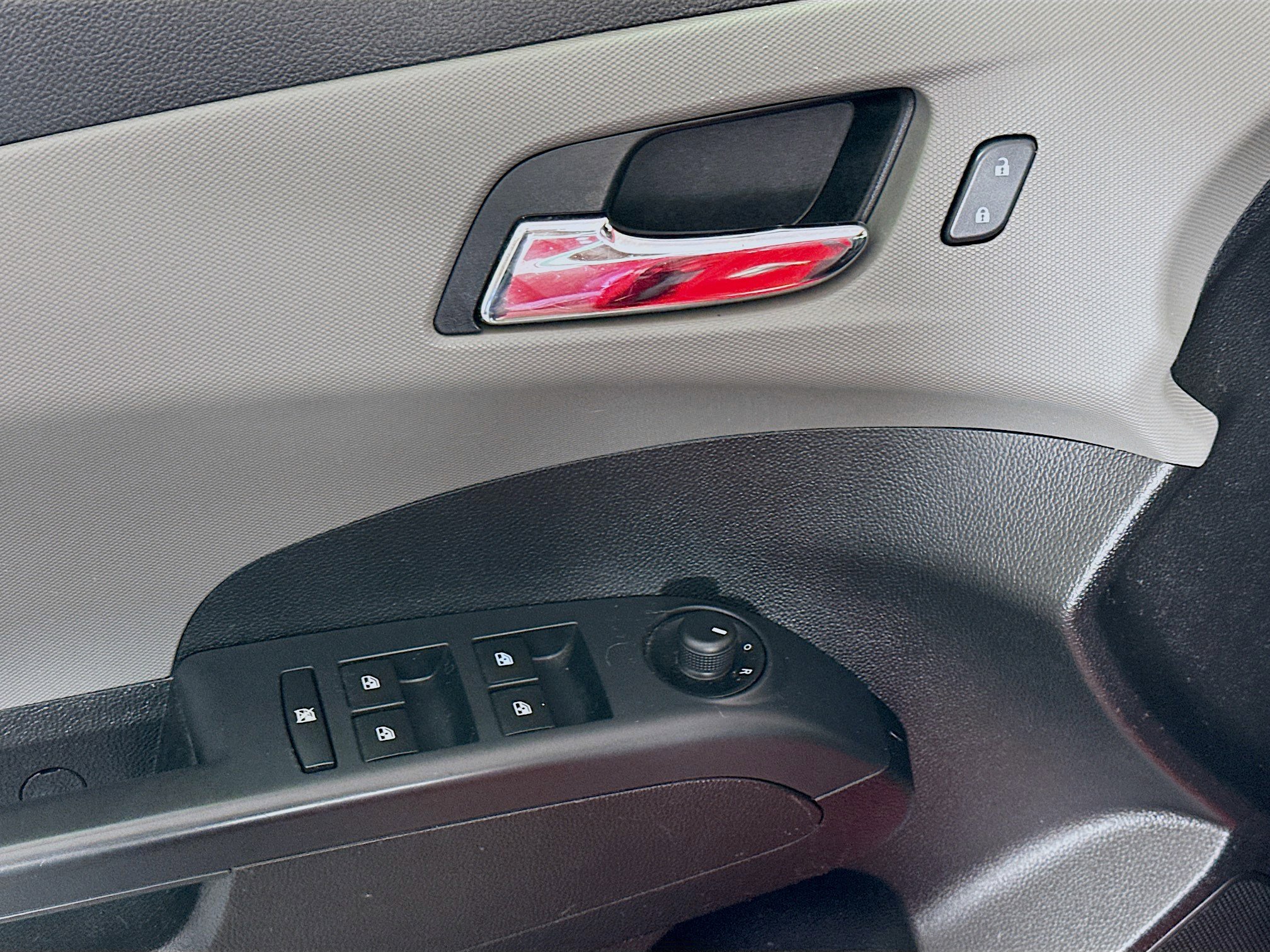 Used 2015 Chevrolet Sonic LT image 15