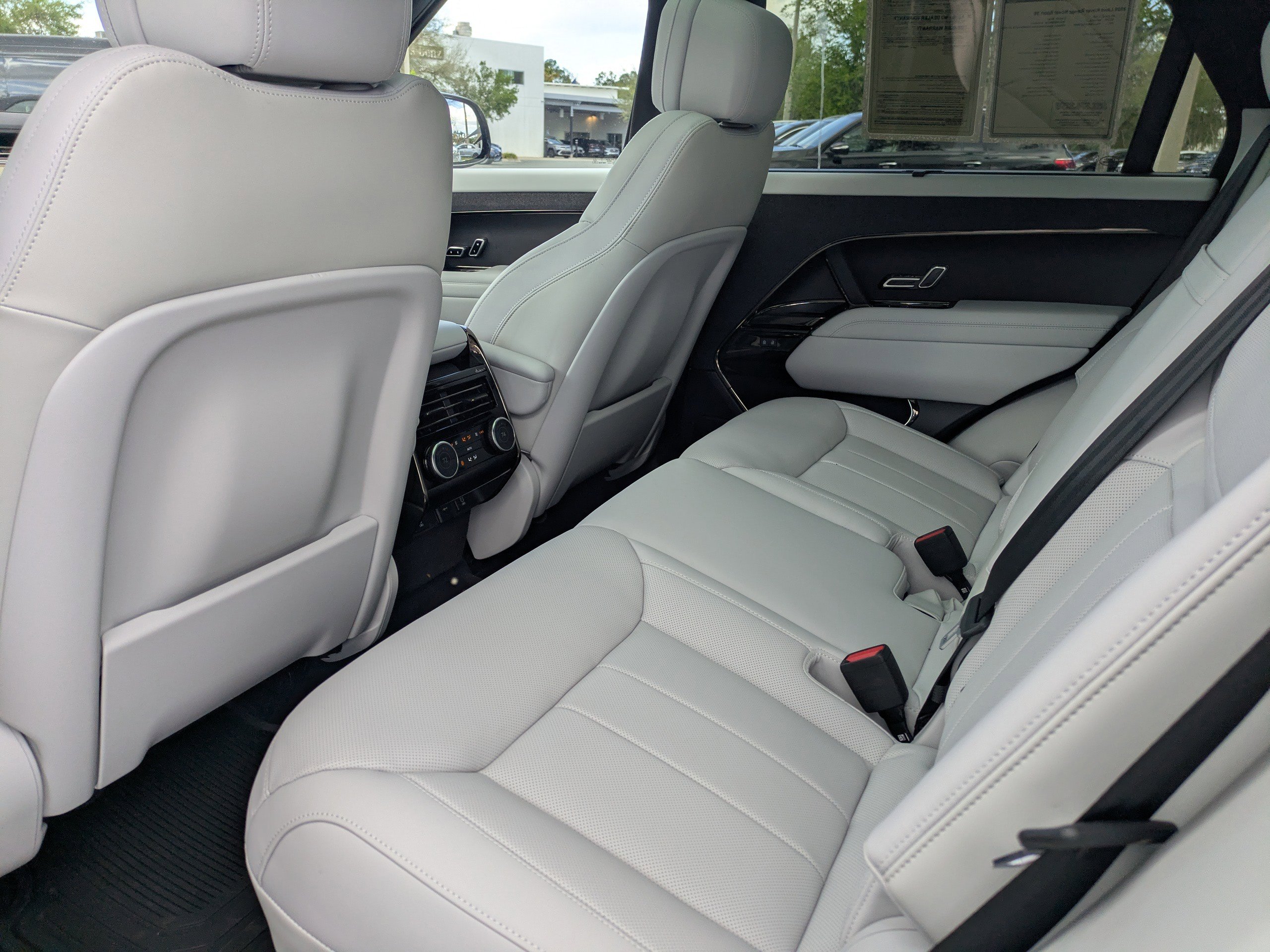 Used 2026 Land Rover Range Rover Sport SE image 16