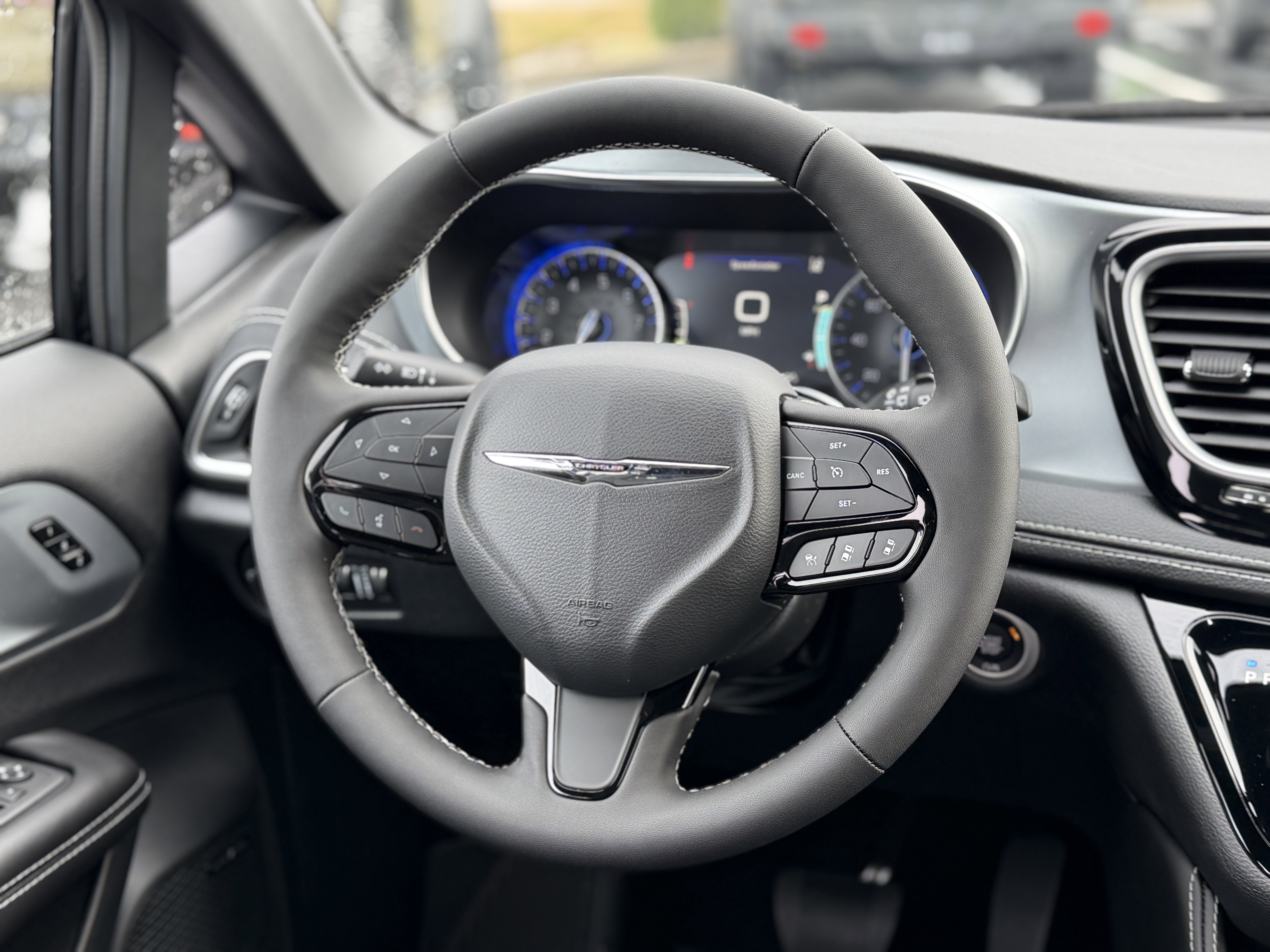 New 2026 Chrysler Pacifica Limited w/ Uconnect Theater Family Group image 16