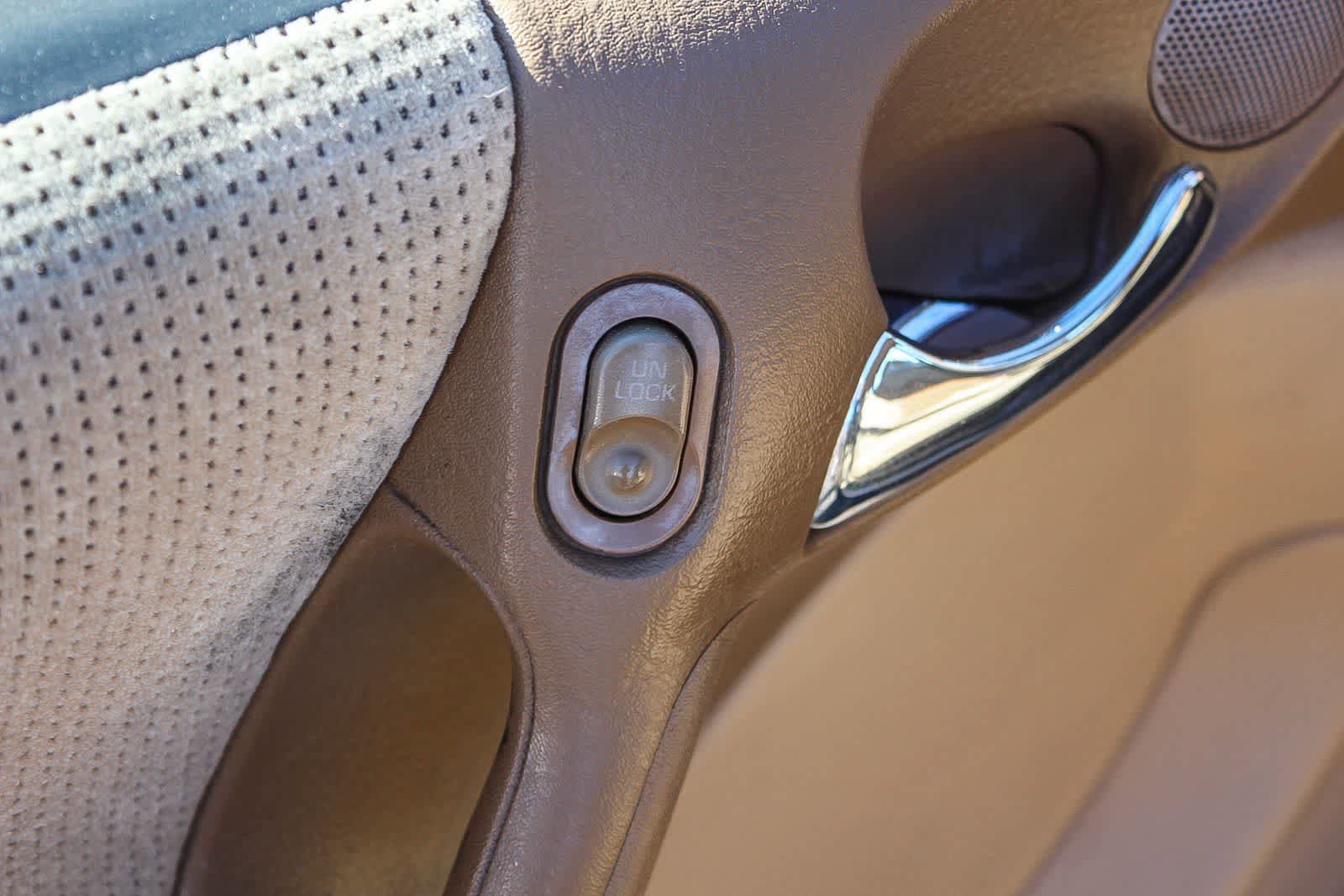 Used 2001 Saturn L-Series L200 FWD image 24