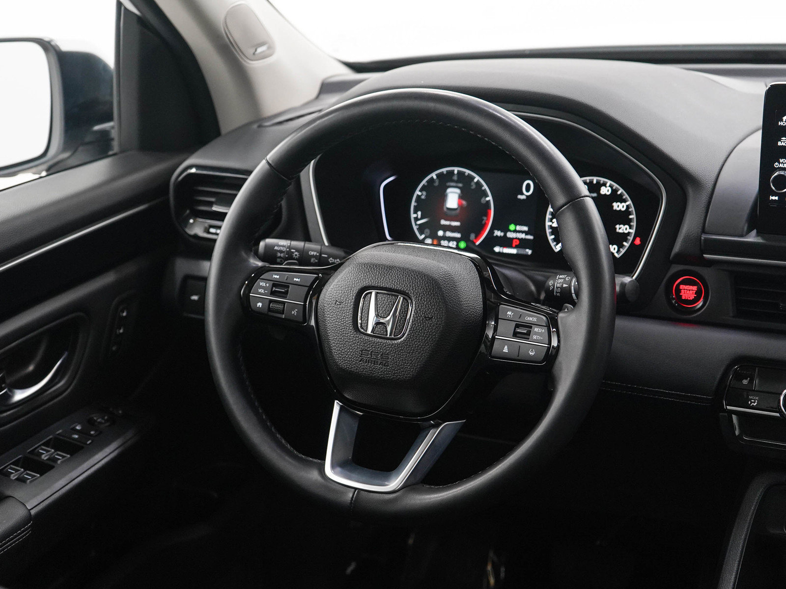 Used 2025 Honda Pilot Touring image 14