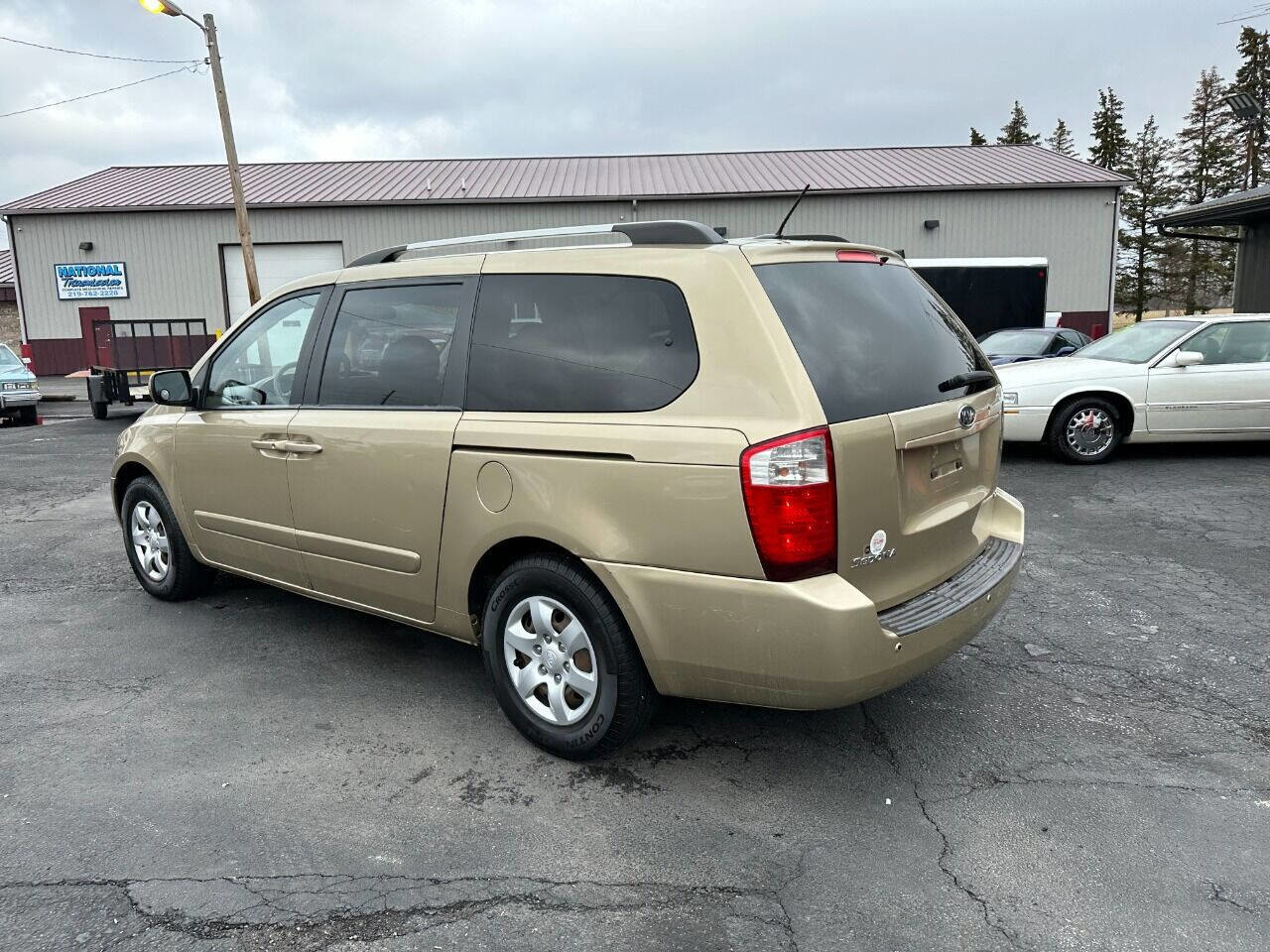Used 2009 Kia Sedona LX w/ PWR Pkg image 6