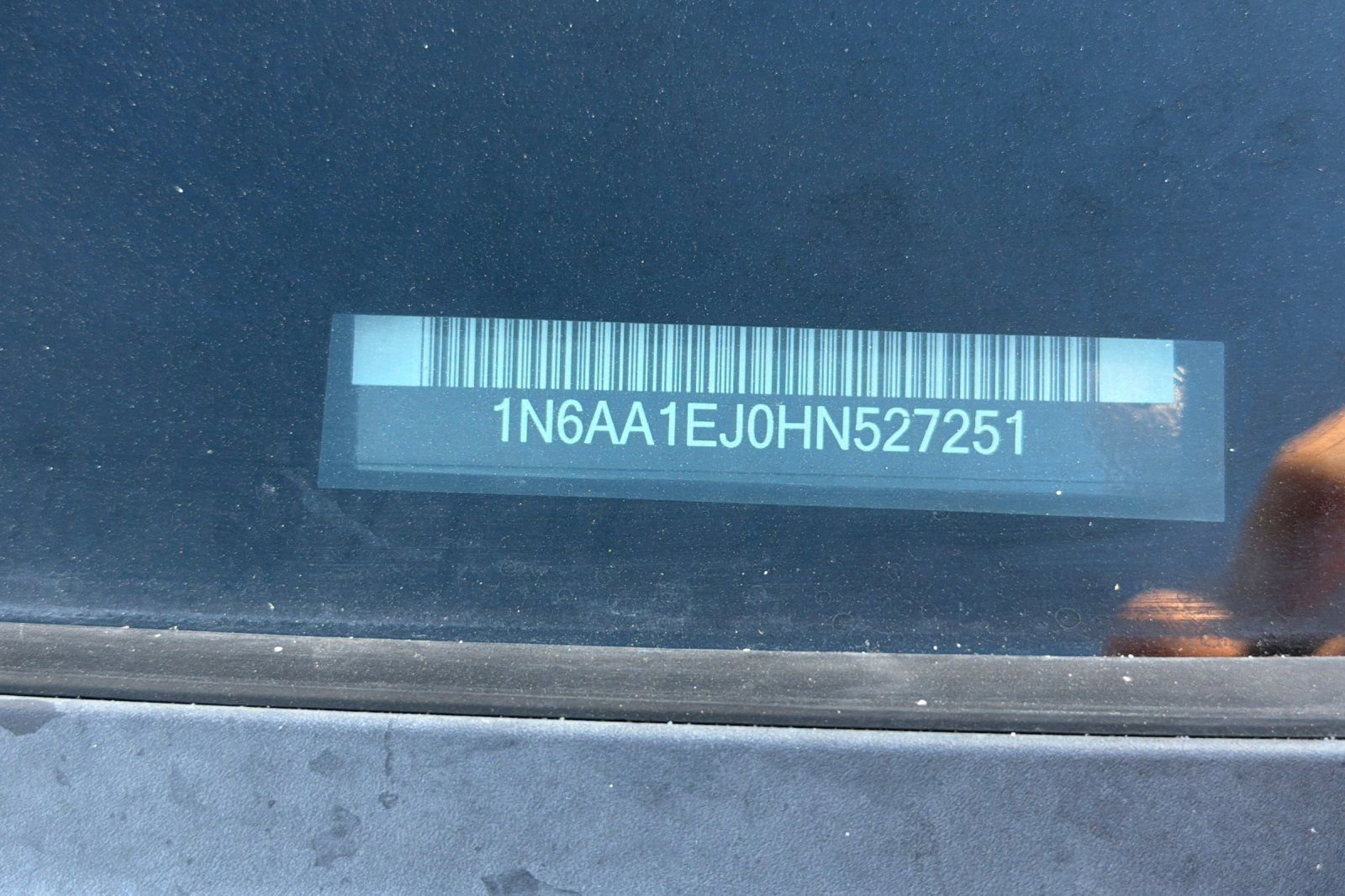 Used 2017 Nissan Titan S image 3