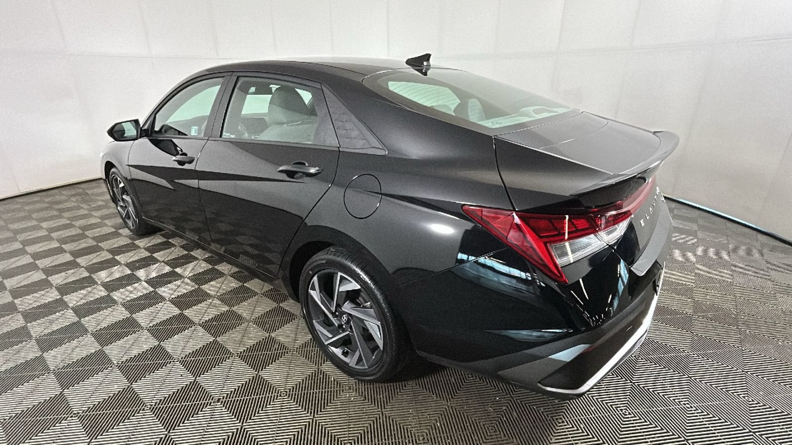 Certified 2025 Hyundai Elantra SEL FWD image 5