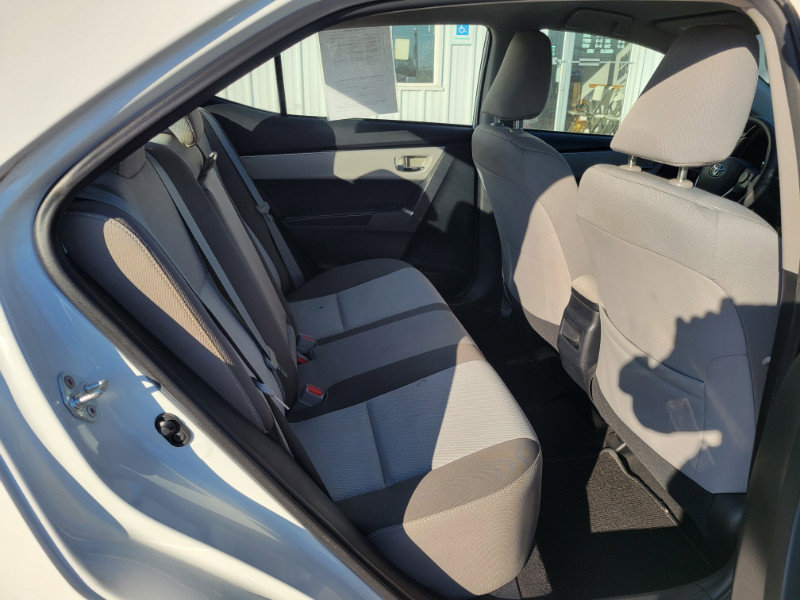 Used 2018 Toyota Corolla LE image 20