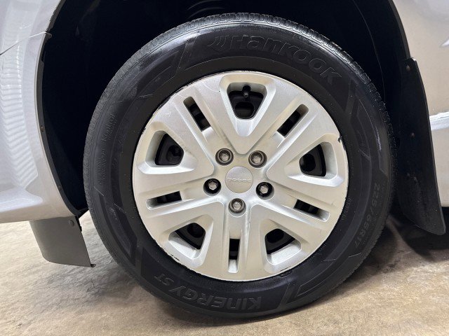 Used 2017 Dodge Grand Caravan SXT w/ Rear Park Assist Package FWD image 39