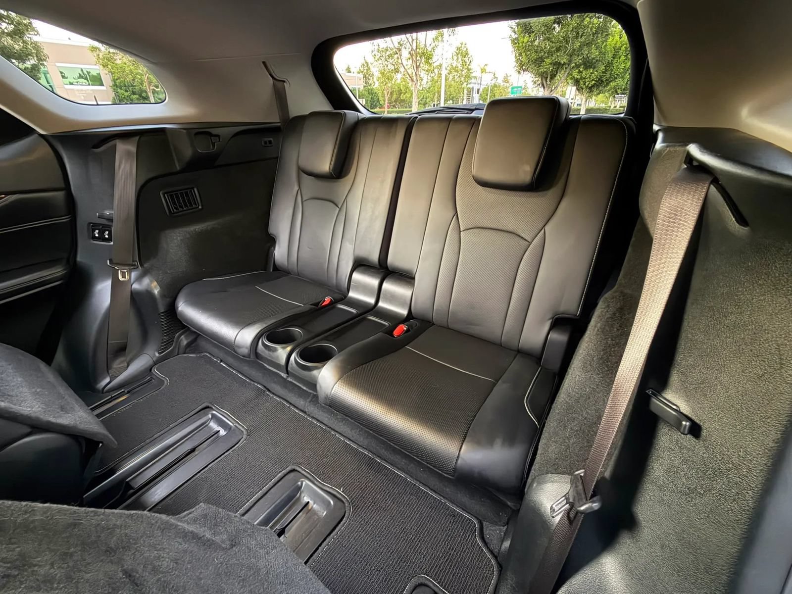 Used 2018 Lexus RX 450hL Premium w/ Premium Package AWD/4WD image 12