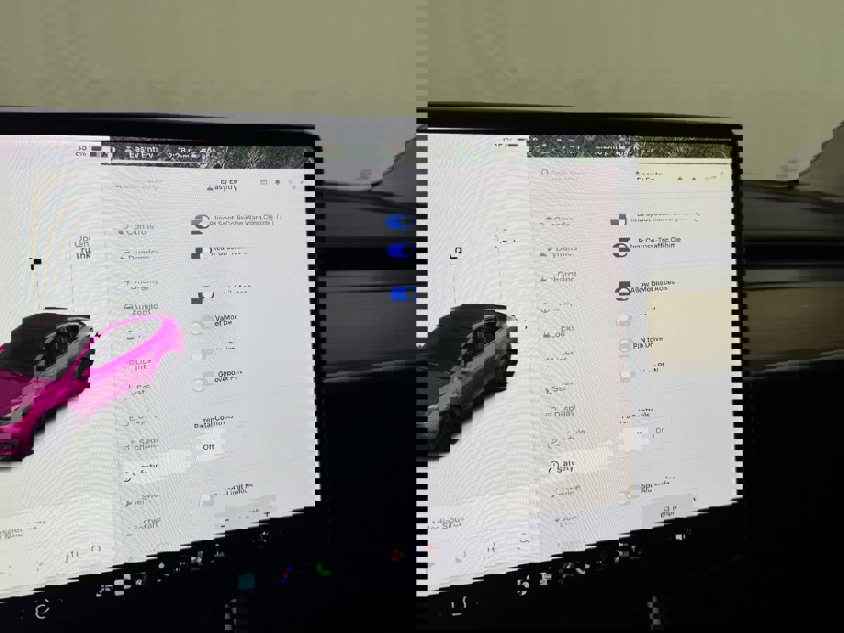 Used 2020 Tesla Model Y Long Range image 14