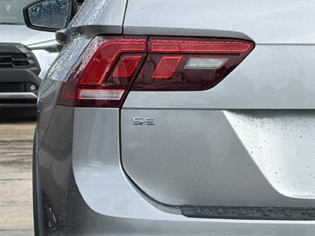Used 2023 Volkswagen Tiguan SE R-Line FWD image 7