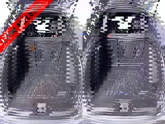 Used 2025 Chevrolet Trax RS w/ Sunroof Package image 27