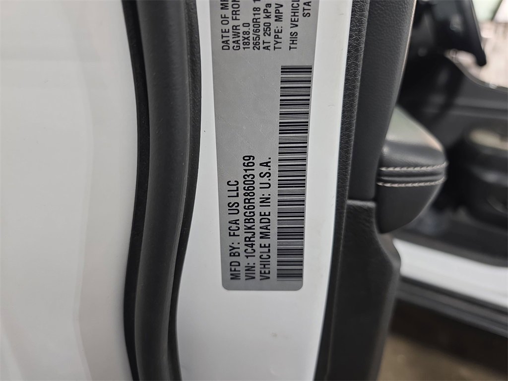 Used 2024 Jeep Grand Cherokee L Limited w/ Luxury Tech Group II image 40