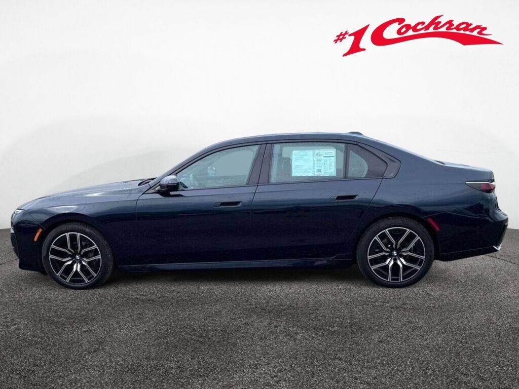 Used 2025 BMW 740i xDrive w/ Premium Package AWD/4WD image 10