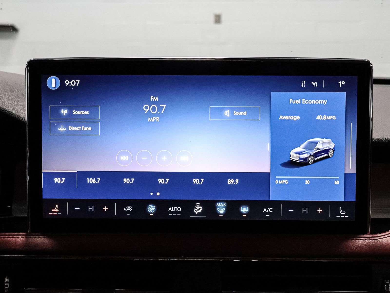 Used 2025 Lincoln Corsair Grand Touring image 27