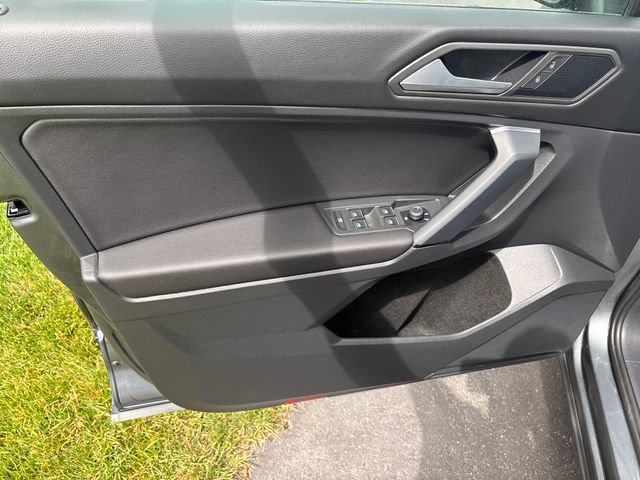 Used 2019 Volkswagen Tiguan SE AWD/4WD image 10