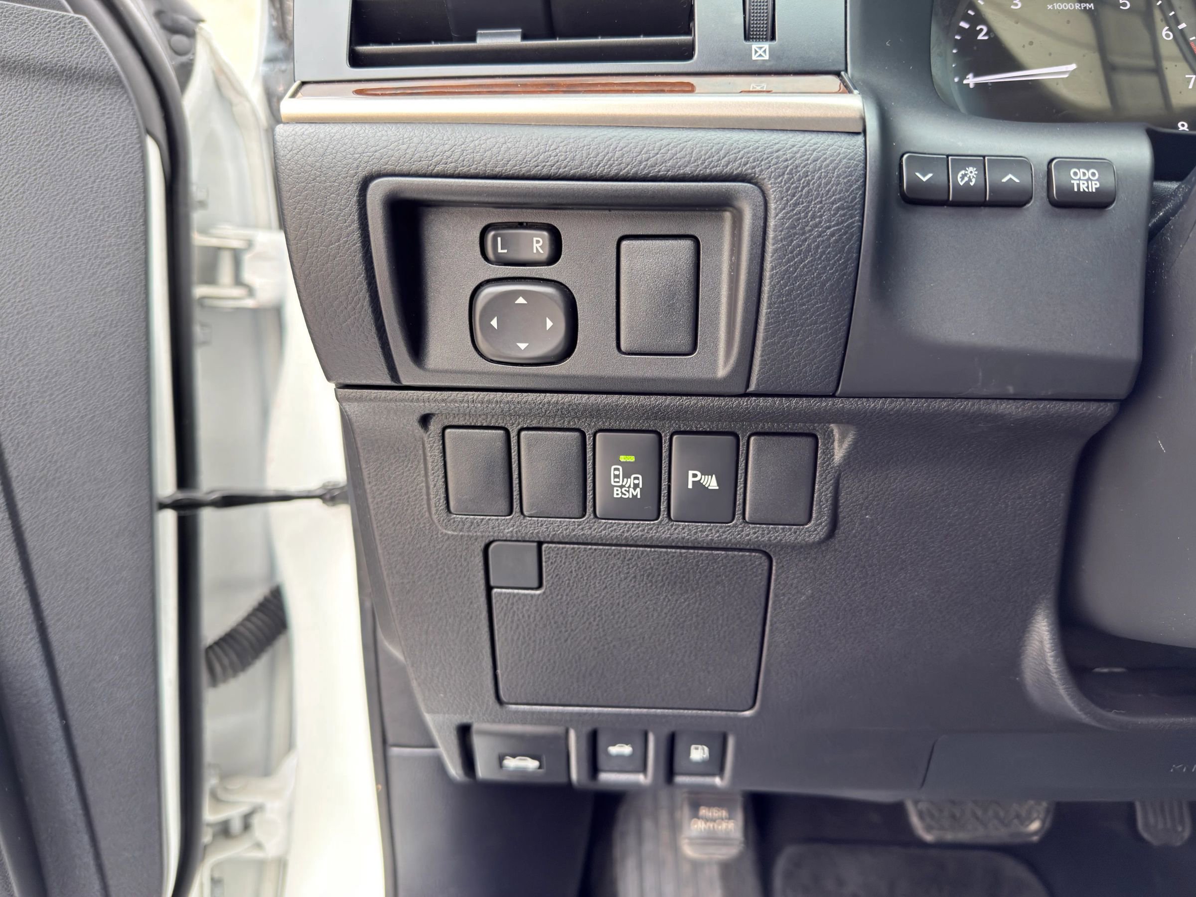 Used 2015 Lexus ES 350 w/ Luxury Package image 26