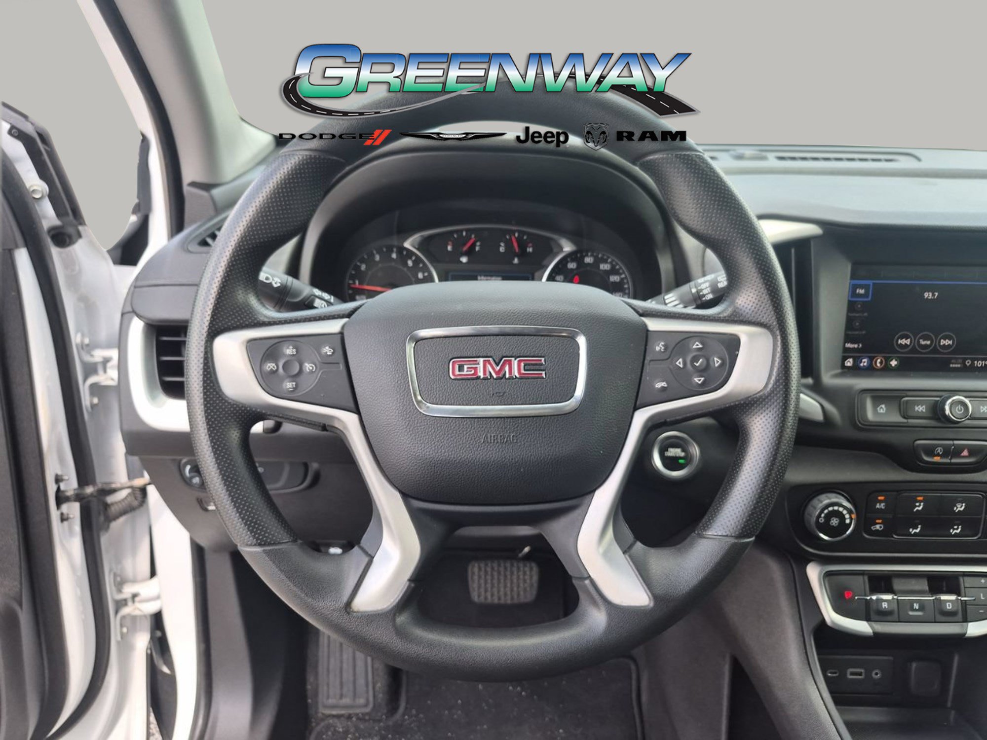 Used 2024 GMC Terrain SLE FWD image 23