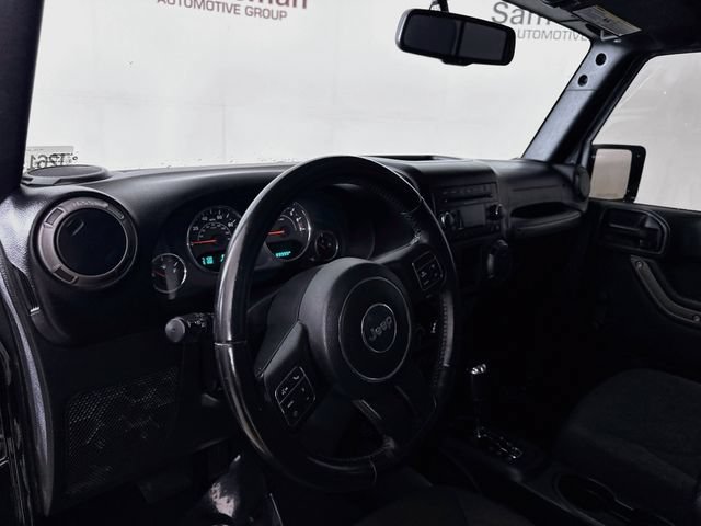 Used 2018 Jeep Wrangler Unlimited Sport w/ Connectivity Group AWD/4WD image 9
