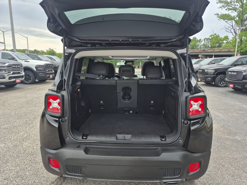 Used 2022 Jeep Renegade Limited w/ Sun, Sound & Wheels Group AWD/4WD image 12