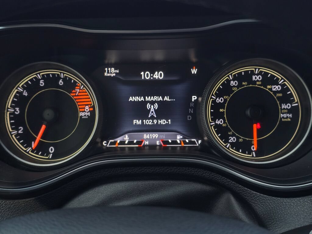 Used 2019 Jeep Cherokee Trailhawk AWD/4WD image 26