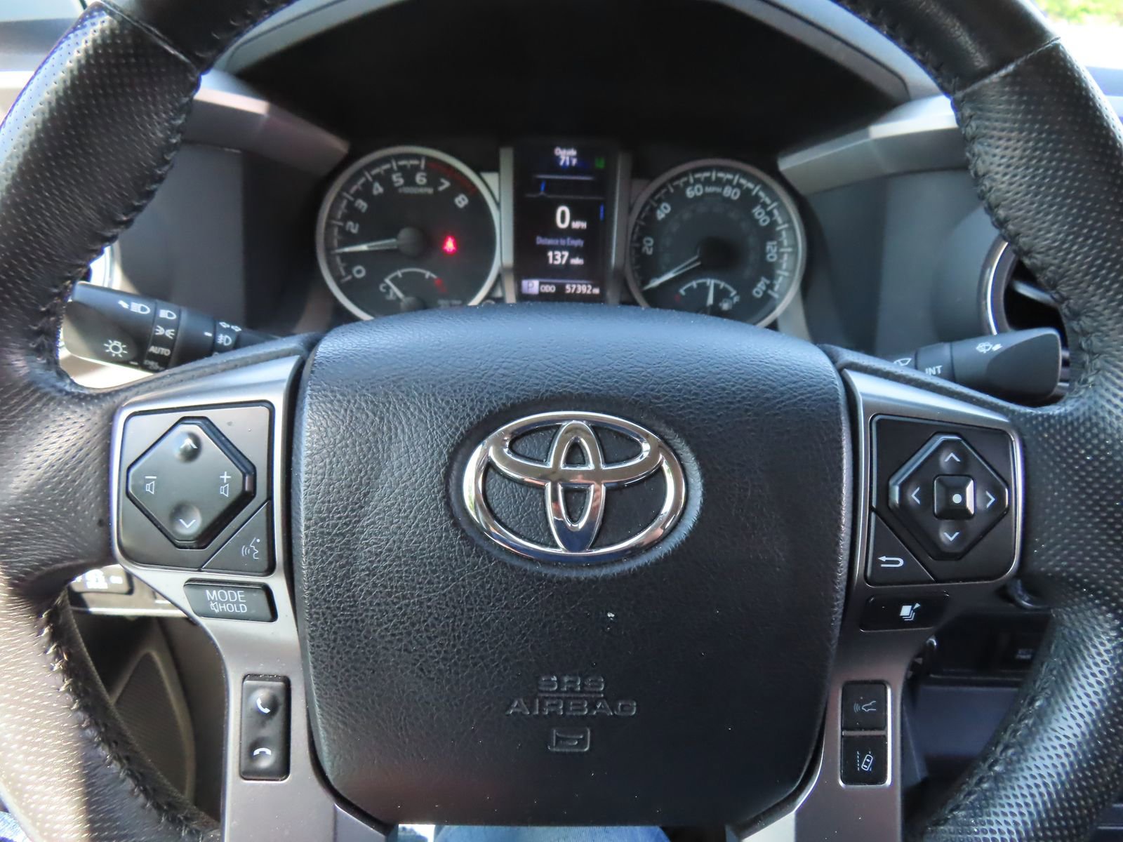 Used 2022 Toyota Tacoma SR5 AWD/4WD image 17
