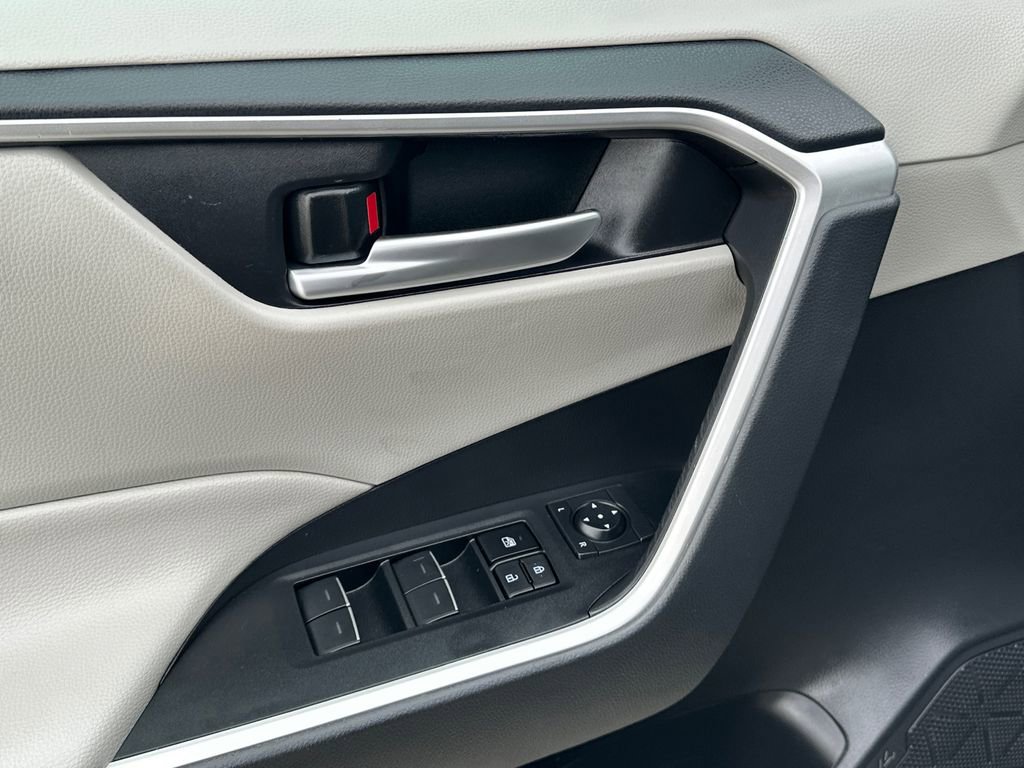 Used 2024 Toyota RAV4 XLE image 17