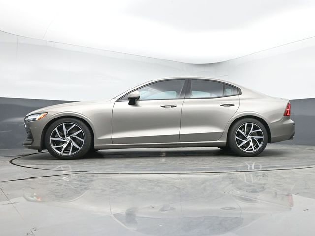 Used 2019 Volvo S60 T6 Momentum w/ Premium Package image 40