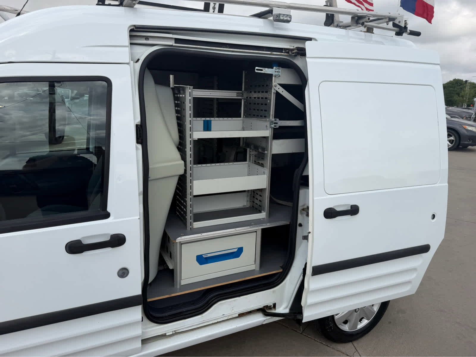 Used 2013 Ford Transit Connect XLT image 15