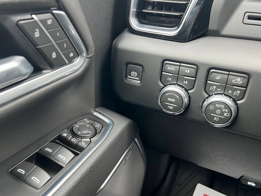 New 2026 GMC Sierra 2500 Denali AWD/4WD image 13