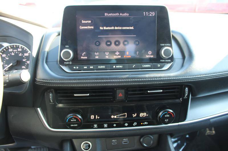 Used 2022 Nissan Rogue SV AWD/4WD image 25
