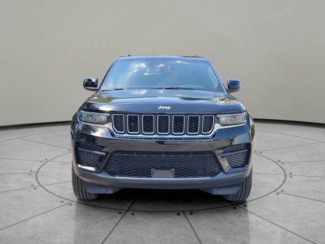Certified 2024 Jeep Grand Cherokee Laredo X w/ Luxury Tech Group I AWD/4WD image 15