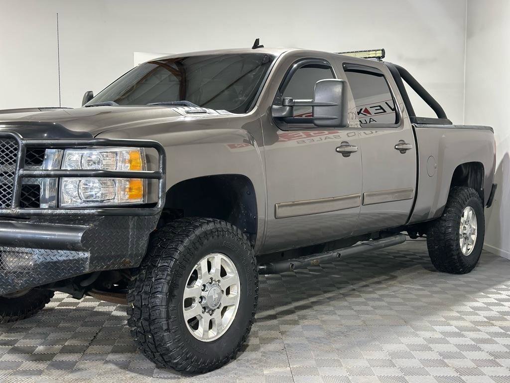 Used 2013 Chevrolet Silverado 2500 LTZ w/ LTZ Plus Package image 5