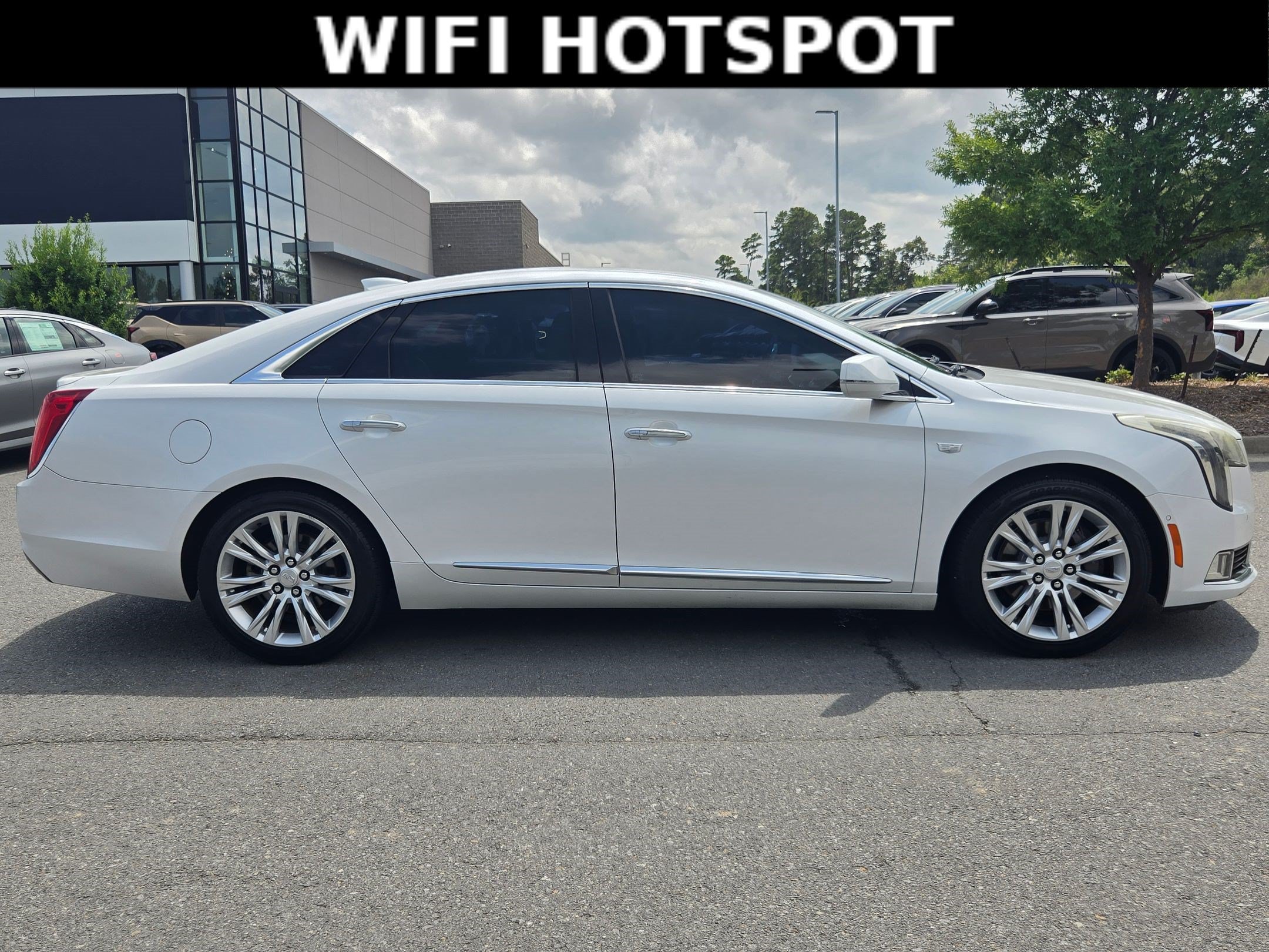 Used 2018 Cadillac XTS Luxury FWD image 8