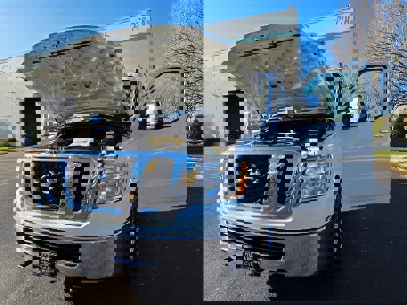 Used 2018 Nissan NV 3500 SL w/ Navigation Package image 25