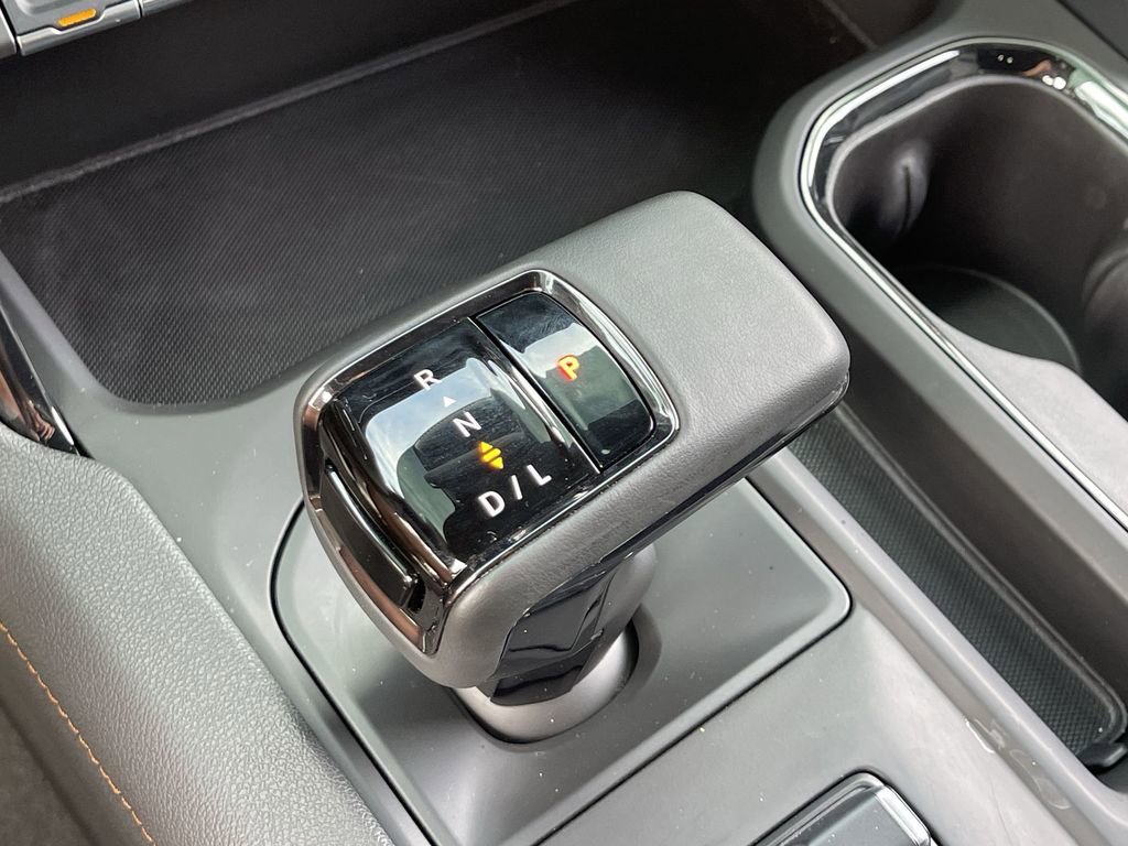 Used 2025 GMC Sierra 1500 AT4 image 16