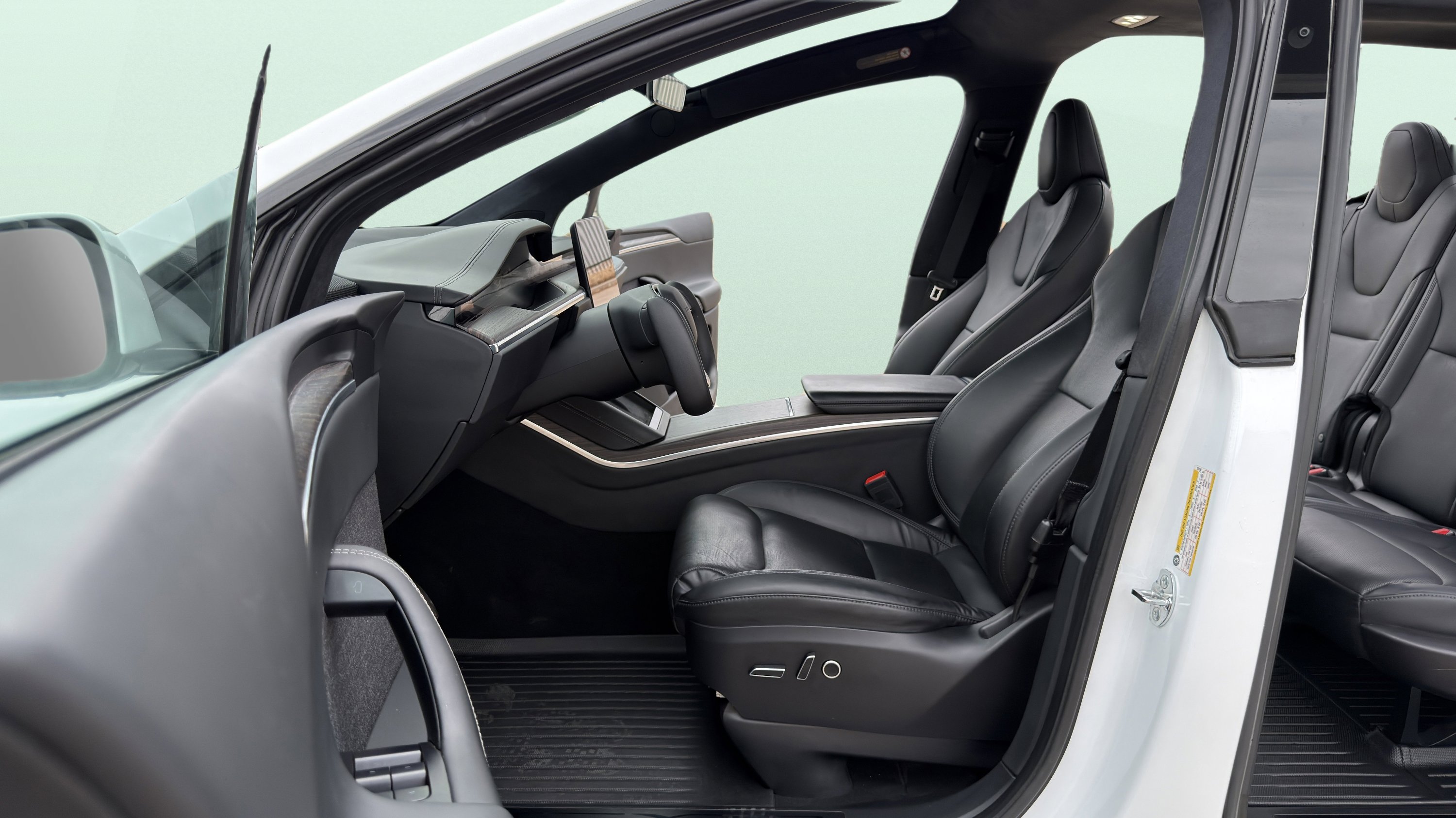 Used 2023 Tesla Model X image 18