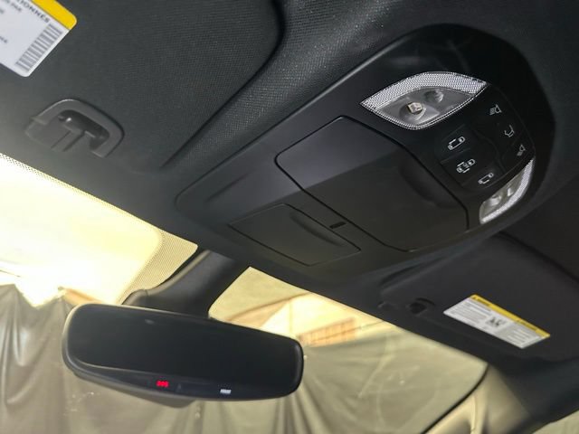 Used 2026 Chrysler Pacifica Select FWD image 32