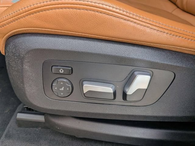Used 2022 BMW X7 xDrive40i w/ Executive Package AWD/4WD image 14