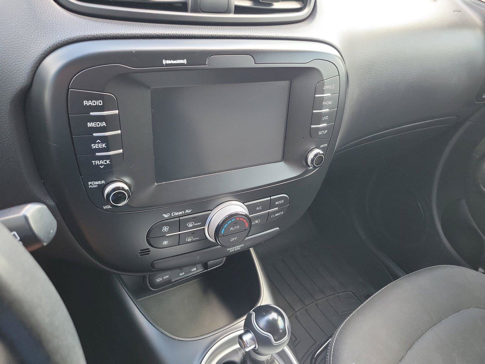 Used 2018 Kia Soul + FWD image 32