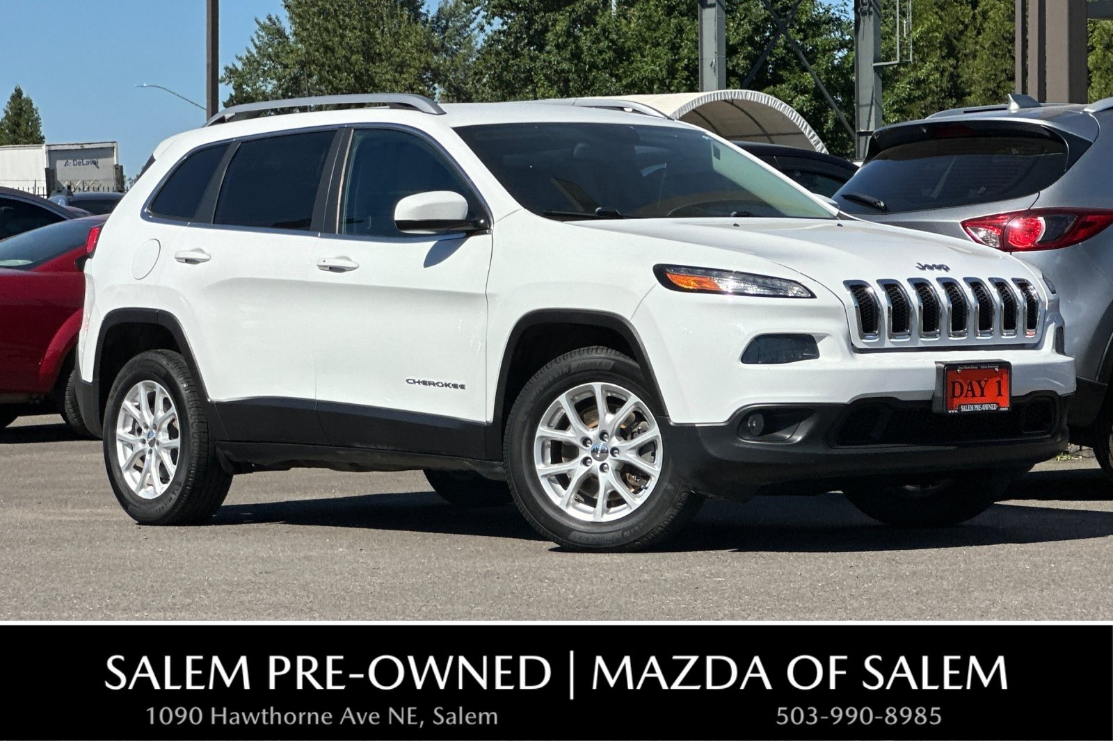 Used 2018 Jeep Cherokee Latitude Plus AWD/4WD image 1