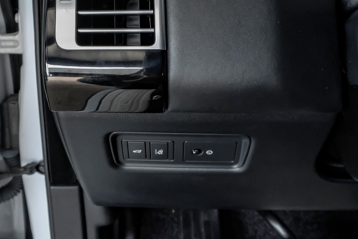 Used 2017 Land Rover Range Rover Supercharged image 27