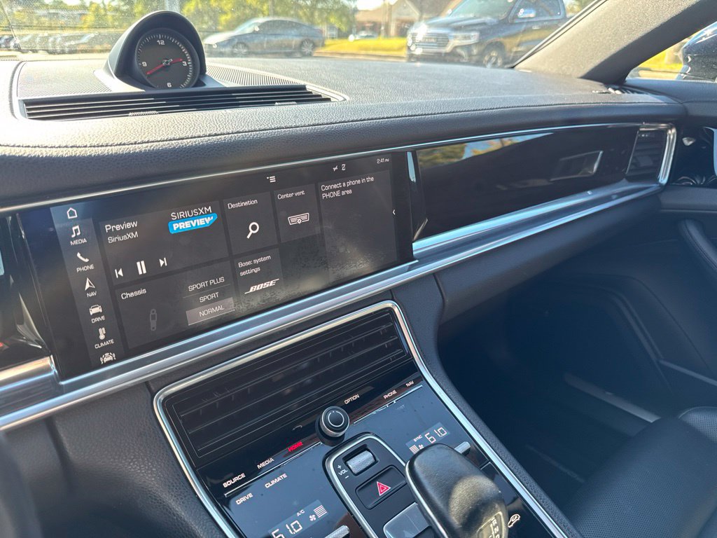 Used 2017 Porsche Panamera 4 AWD/4WD image 21